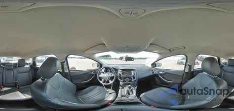 2014 Ford Focus Titanium from USA, damaged, VIN 1FADP3N24EL269008